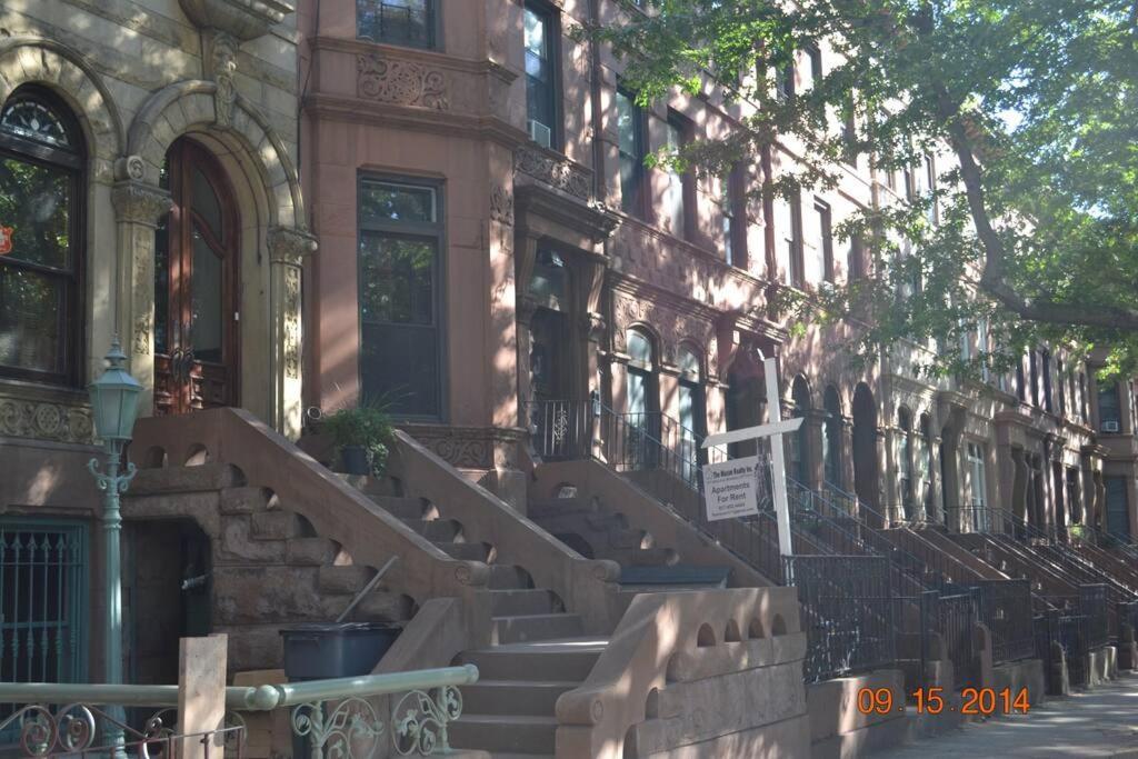 Garden With Private Entry Apartment *